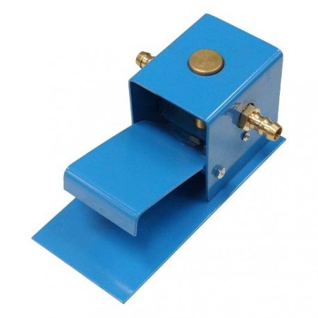 Blasting gun controlling pedal